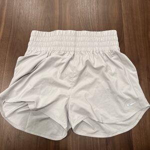NWT Women's Nike One Dri-FIT 3 Inch Shorts Size XL New PD60 MSRP $45
